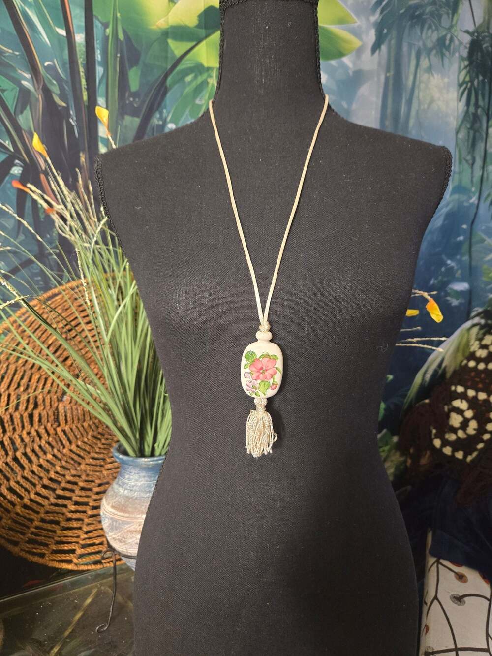Vintage 1977 Avon Tender Blossoms Hand Painted Ceramic Floral Pendant Necklace